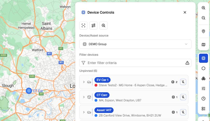 Connect Device Controls panel showing a selected group and three vehicles with coloured status dots